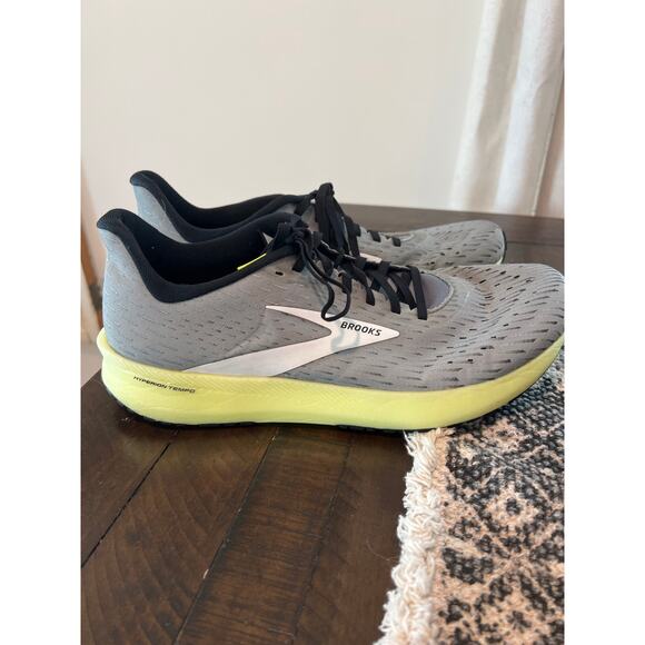Brooks mens size 11.5 Hyperion Tempo running shoes sneakers - Picture 1 of 5